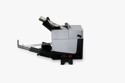 Detectora y validadora D700 vista diagonal frontal.webp Detectora y validadora D700 vista diagonal frontal